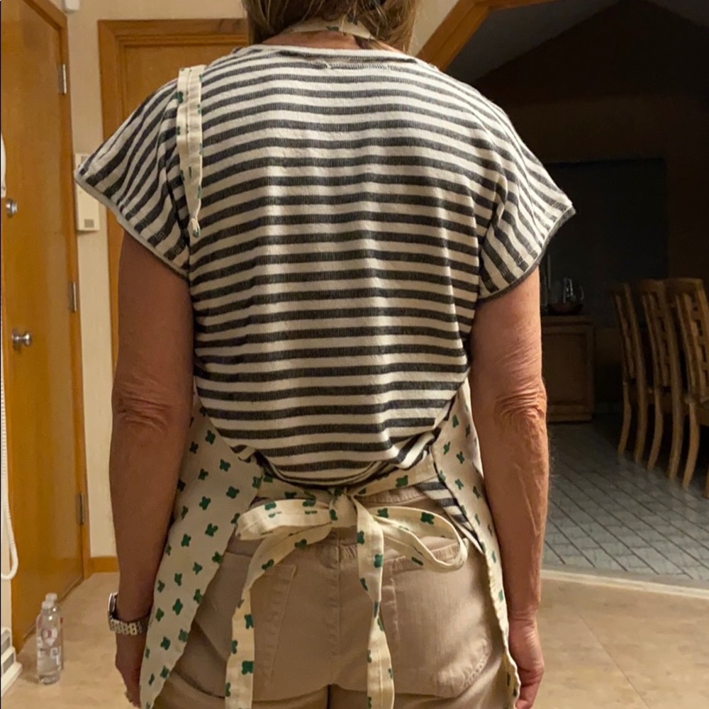 Apron - Picture 2 of 4